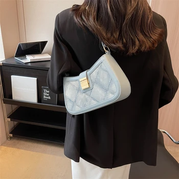   Новый женский сто искусственной кожи Простая повседневная сумка через плечо на одно плечо Мода Senior Sense Маленькие квадратные сумки