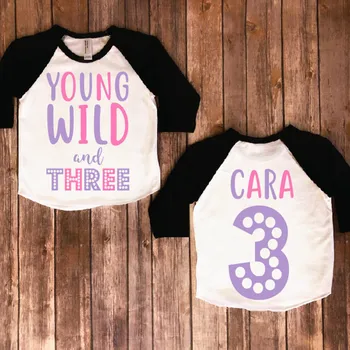  Персонализировать Young Wild And Three, Рубашка на 3-й день рождения, Рубашка на третий день рождения, Набор нарядов на день рождения на заказ